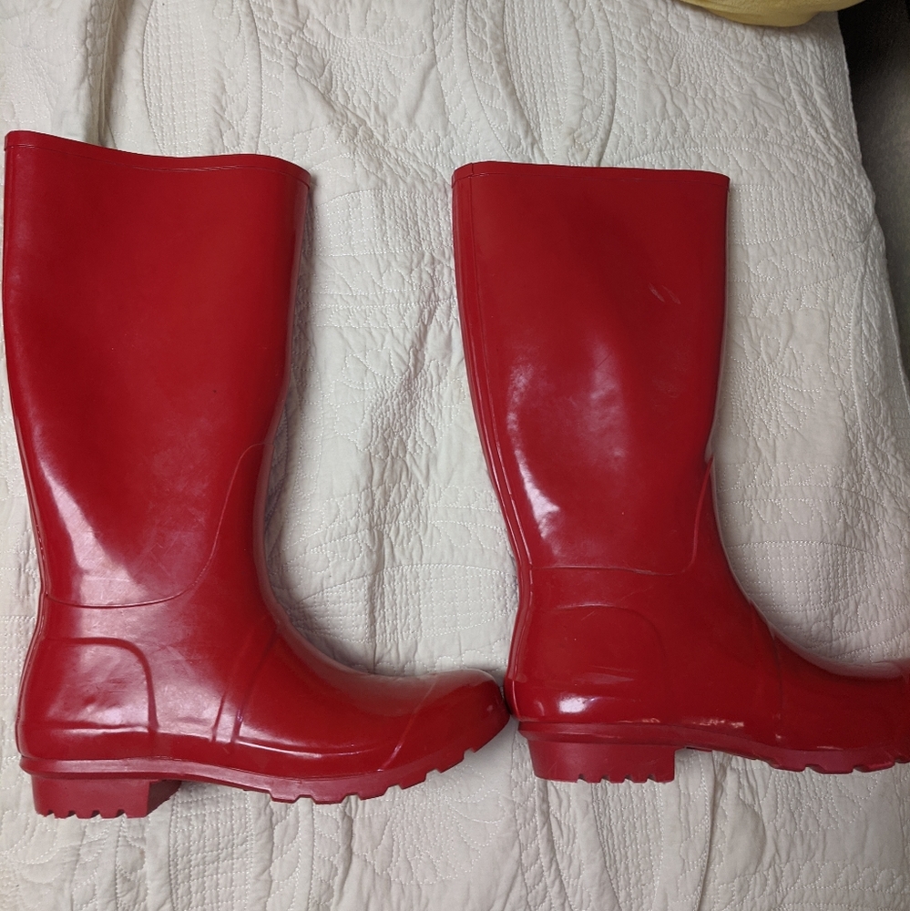 Red Rainboots
